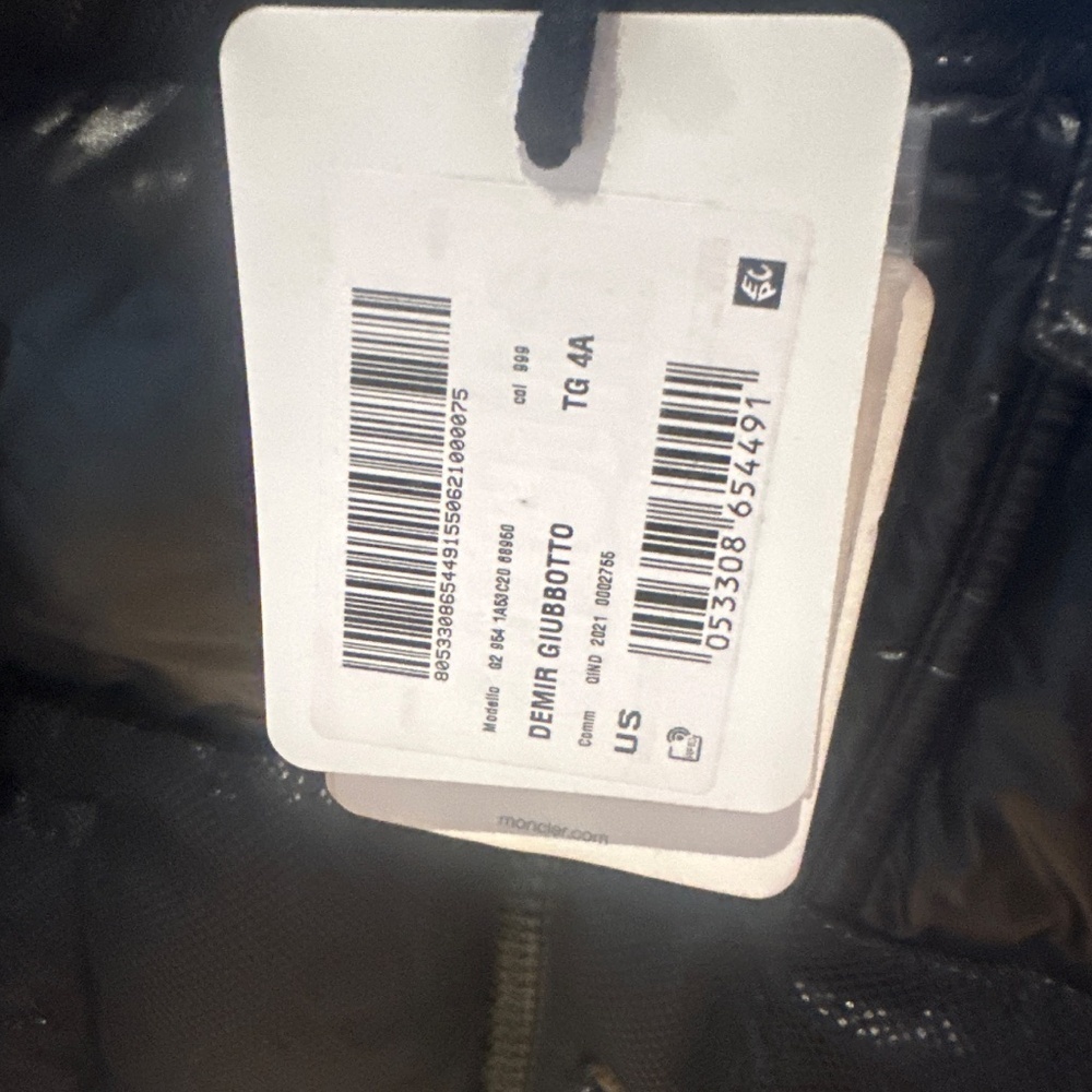 Moncler jacket Authentic - Picture 12 of 17